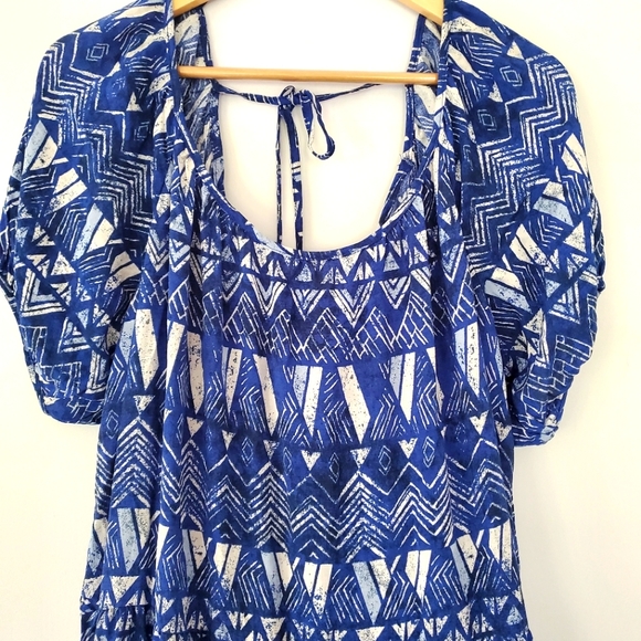 Blue and White Geometric Pattern Dress - Picture 9 of 15